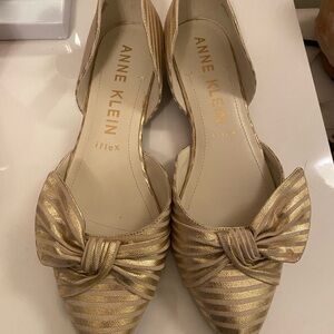 Vintage Anne Klein Gold Women's Shoes - Exceptional Condition!